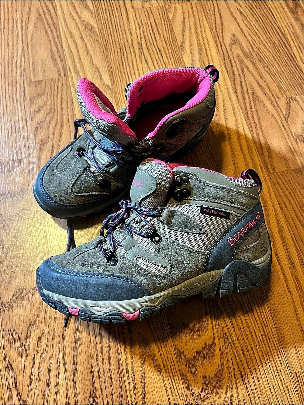 Bearpaw hiking women’s boots size 6.5
